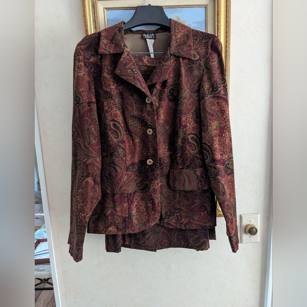 Skirt set, 3 season, size 6, wine paisley, easy care, 2 separates for 1 price
